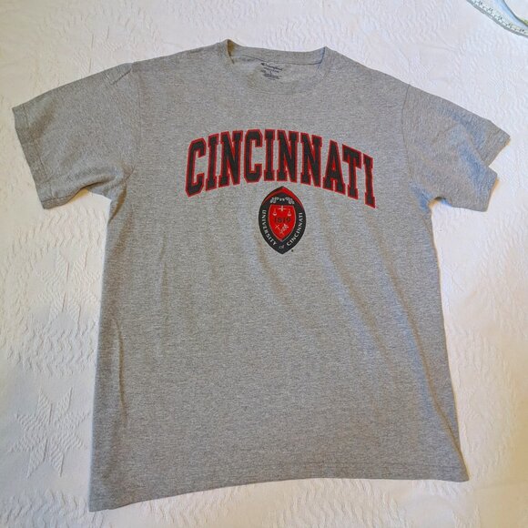 University of Cincinnati T-Shirt size Large Tee - Picture 2 of 7